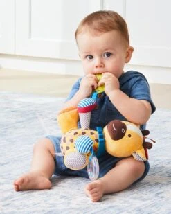 SKIP HOP Aktives Spielzeug Am C-Ring Bandana Buddies Giraffe 0m + -Skip Hop 059c3aa4a59a37720150cf4e66071a5b
