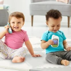 Skip Hop Spielzeug-Handy Explore & More Selfie 6m + 18 Skip Hop Spielzeug-Handy Explore & More Selfie 6m + -Skip Hop 9976bd852152935bca3b604c94ebc97d